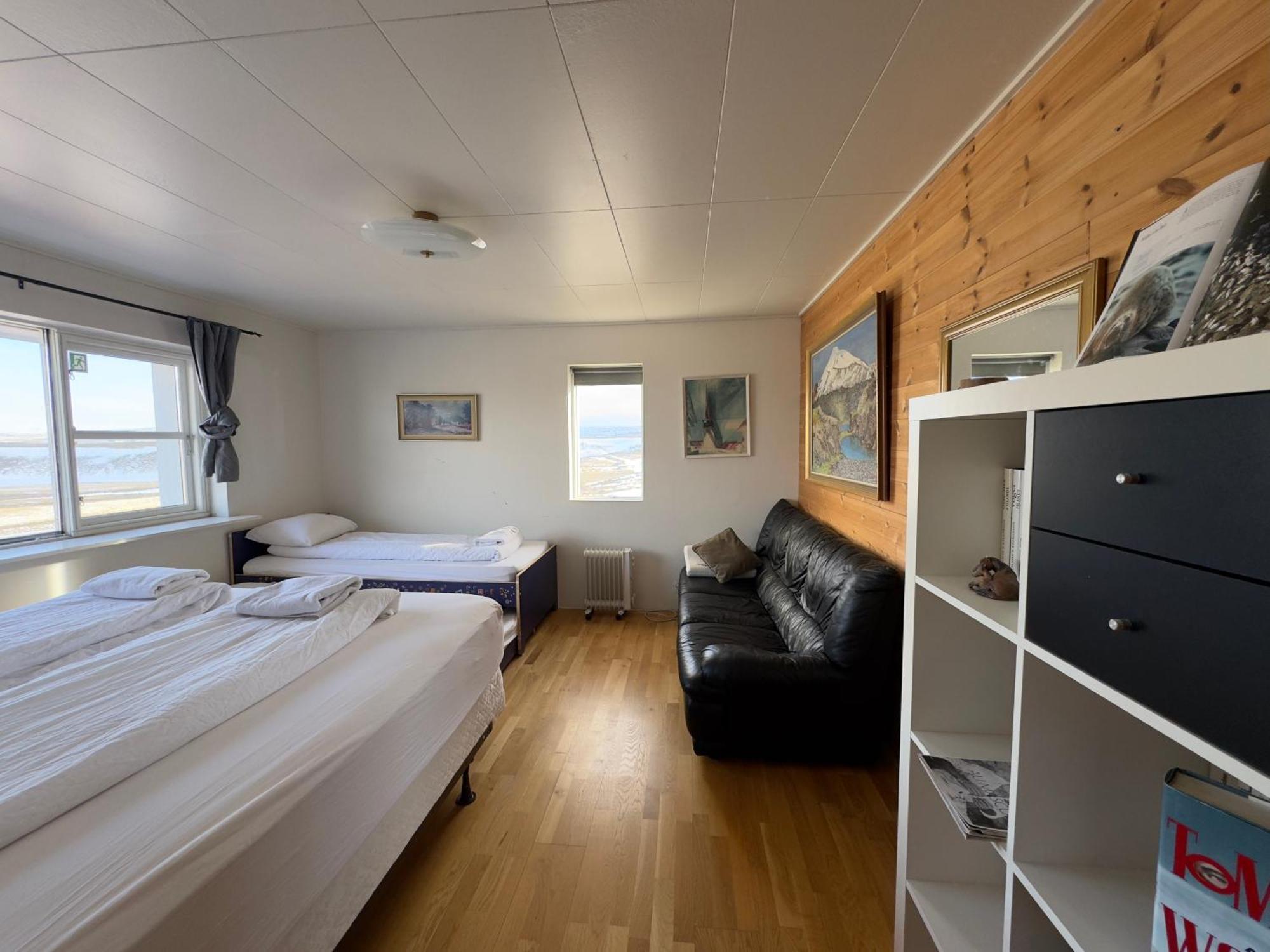 Fagrabrekka * Stadur